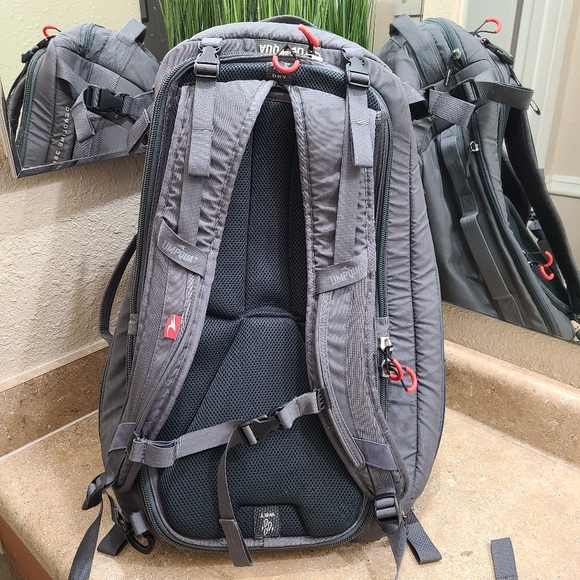 Umpqua Deadline 3500 Wet Dry Multi Purpose Duffle Bag Fly Fishing - Picture 2 of 13